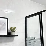 Jino I Modern - Lage - Balkon * 皮尔纳