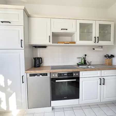 Jino I Modern - Lage - Balkon *