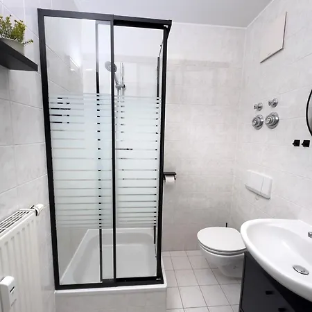 דירה Jino I Modern - Lage - Balkon פירנה